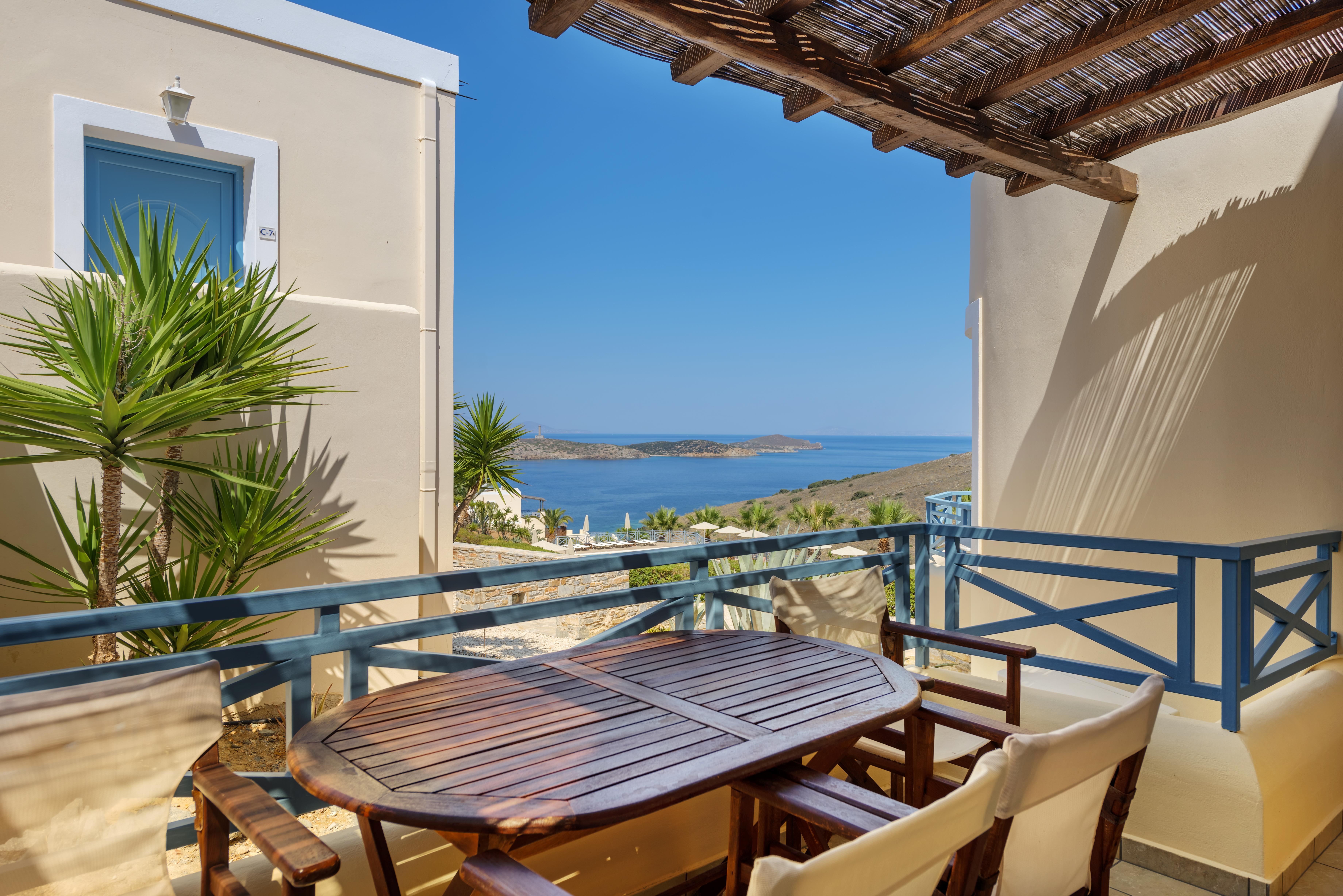 Sunrise Beach Suites Azolimnos Exterior photo