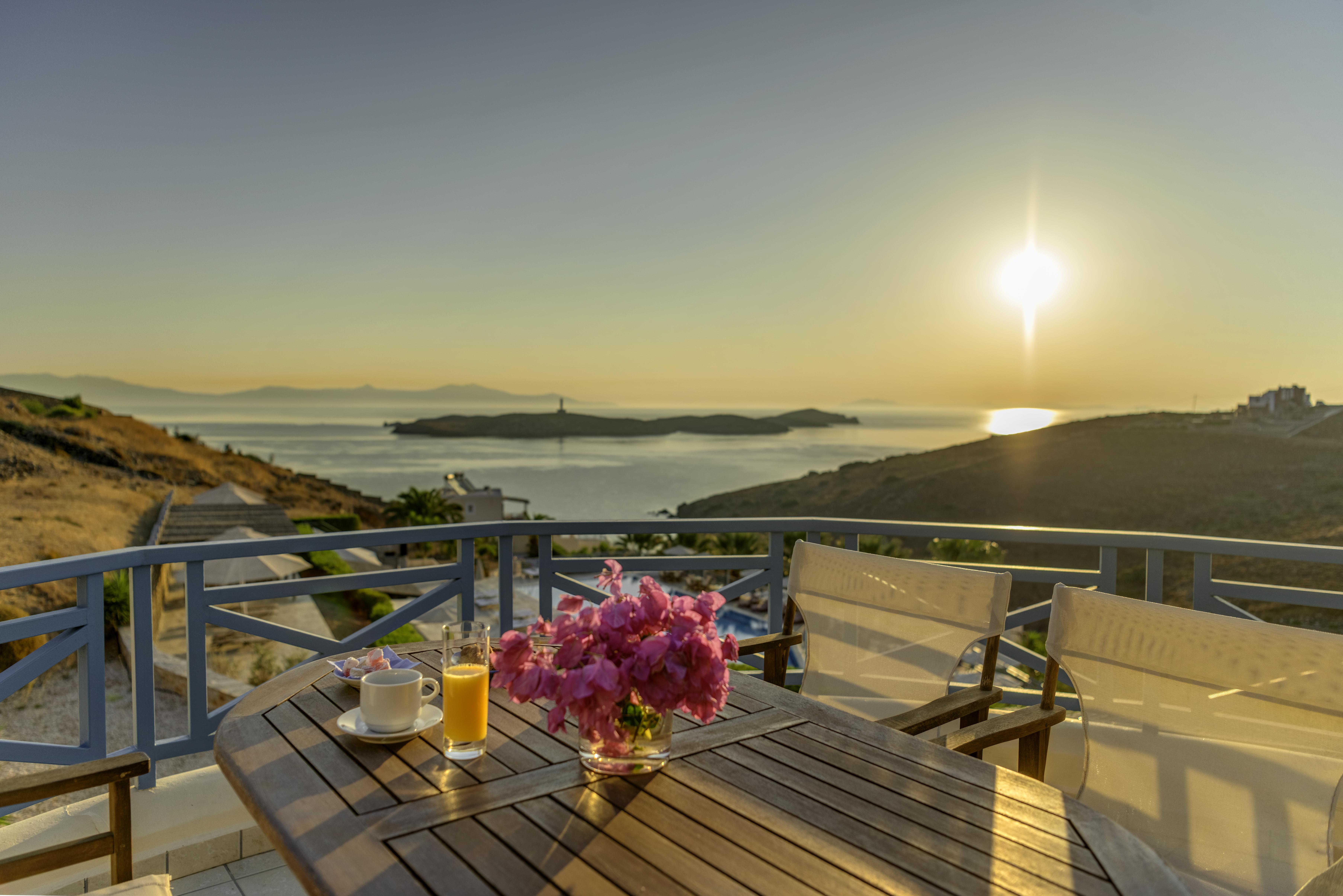 Sunrise Beach Suites Azolimnos Exterior photo